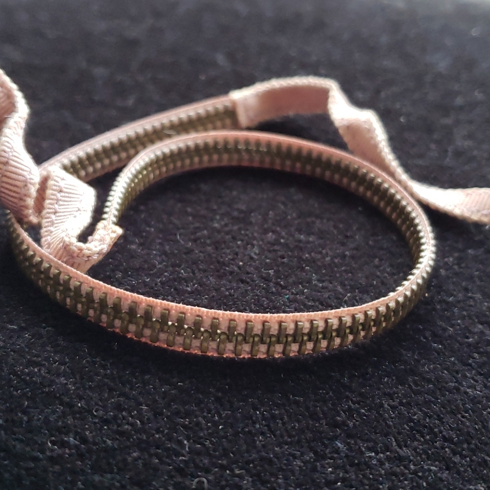5/$25 NWOT Bracelet